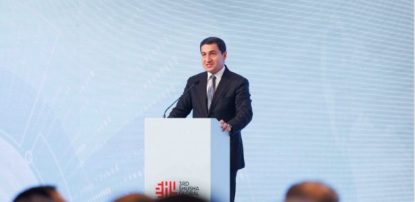 Hikmət Hacıyev: "Azərbaycan və Ermənistan liderlərinin Əbu-Dabidəki danışıqları konstruktiv keçib"