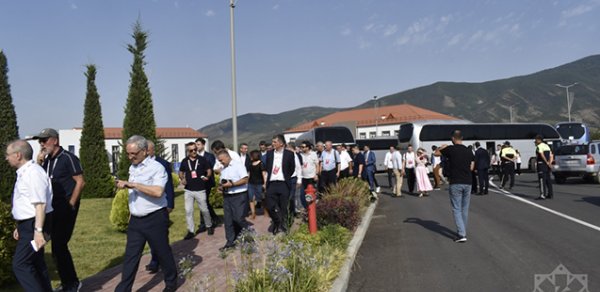 III Şuşa Qlobal Media Forumunun iştirakçıları Xocalıda - Fotolar