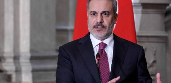 Hakan Fidan: Qruplaşmalar Suriyanı bölməyə çalışsa, müdaxilə edəcəyik