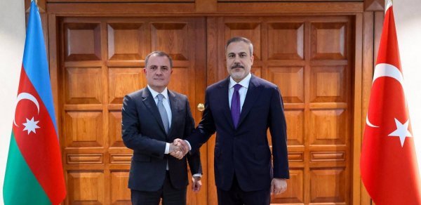Azərbaycan və Türkiyə XİN başçıları Ermənistanla sülh danışıqlarını müzakirə ediblər
