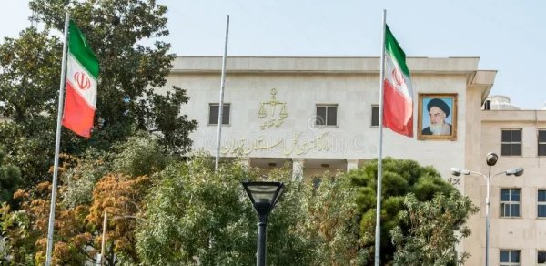 İranda silahlı şəxslərin məhkəmə binasına hücumu zamanı 5 nəfər ölüb