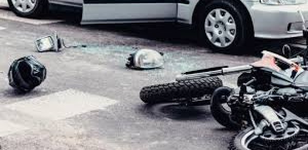 Bakıda moped avtomobillə toqquşub, ölən var