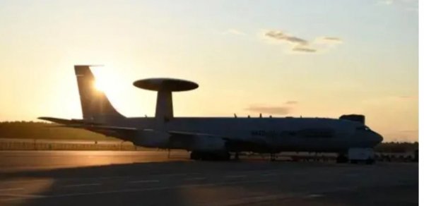Business Insider: NATO-nun gizli təyyarəsi havadan Rusiyanı izləyir