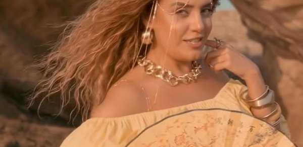 Çinarə xalq mahnısına yeni nəfəs verdi - VİDEO