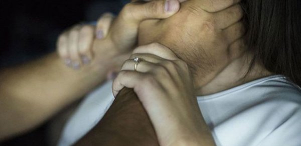 23 yaşlı qadın öldürüldü, əri polisə təslim oldu