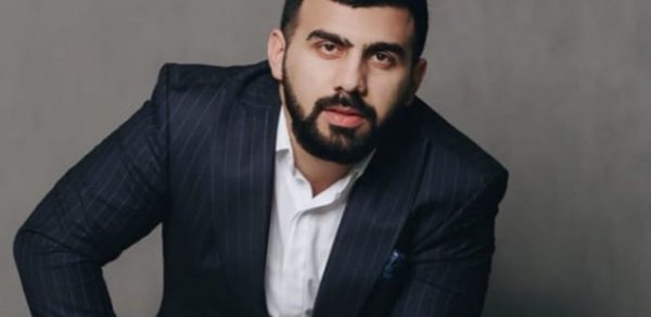"Kişi anası ilə həyat yoldaşının arasında qalmamalıdır" - Şöhrət