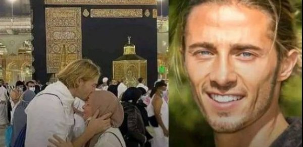 Fransalı ulduz anası ilə Məkkədə - FOTO
