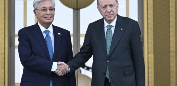 Tokayev Ərdoğanla müzakirə apardı