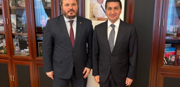 Hikmət Hacıyev Ukrayna səfiri ilə strateji tərəfdaşlığı müzakirə edib