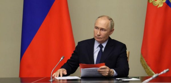 Putin: Ukrayna ilə danışıqlara müsbət baxıram