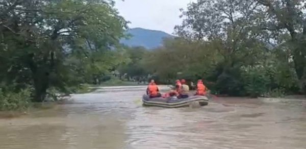 Rusiyanın Krasnodar diyarında daşqın olub, küçələri, yolları su basıb