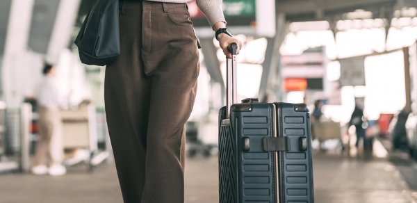 Yeni Zelandiyada avtobusda gedən baqaj çantasında 2 yaşlı qız tapıldı