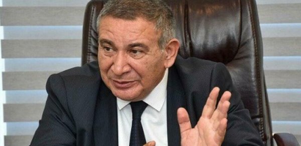 "Elçin Əfəndiyev Azərbaycan ədəbi düşüncəsinin formalaşmasında misilsiz rolu olan bir yazıçıdır"