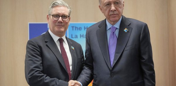 Ərdoğan Böyük Britaniyanın Baş naziri ilə Qəzzadakı vəziyyəti müzakirə edib