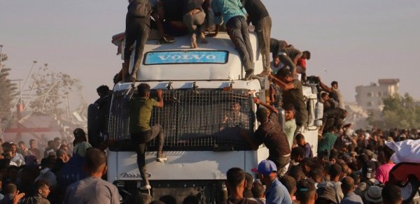 İordaniya İsraili Qəzzaya yardım aparan maşınlara hücum etməkdə günahlandırıb