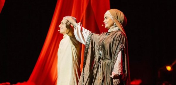"Atam mənə kölgədə yox, zirvədə dayanmağı öyrətdi" - Əməkdar artist
