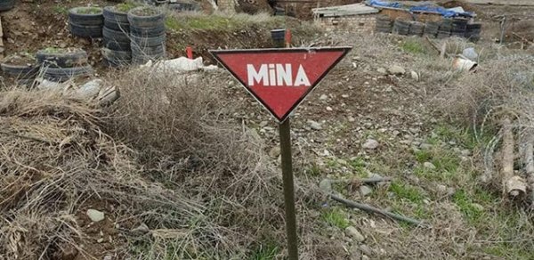 Azərbaycanda 5 hərbçi minaya düşdü