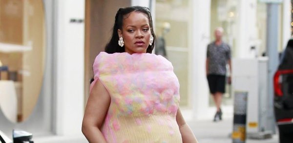 Rihannanın üçüncü övladının qız olacağı iddia edilib - FOTOLAR