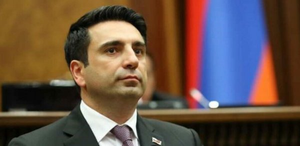 Erməni spiker şərəf və ləyaqətinin təhqir olunmasına görə kompensasiya tələb edir