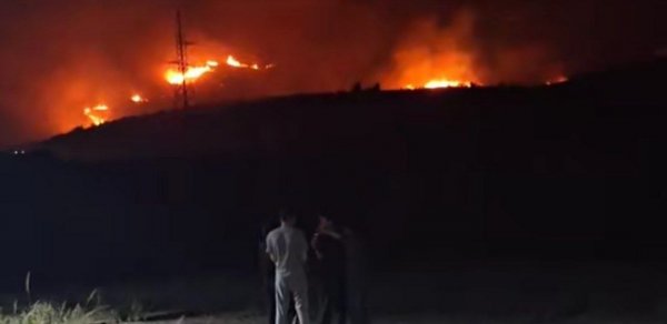Suqovuşan qəsəbəsi ərazisində yanğın başlayıb
