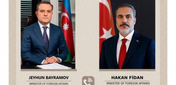Türkiyə XİN başçısı Azərbaycanı Vaşinqtonda əldə olunmuş tarixi nailiyyətlər münasibətilə təbrik edib