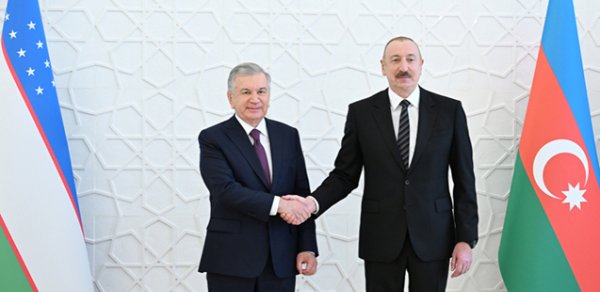 İlham Əliyev Şavkat Mirziyoyevə zəng edib