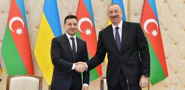 Volodimir Zelenski İlham Əliyevə zəng etdi