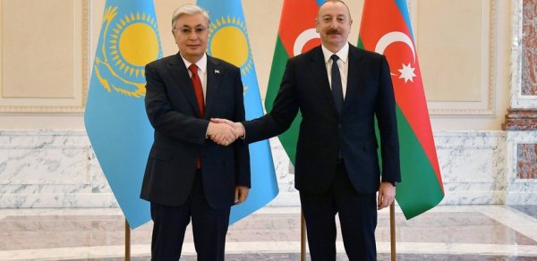 Qazaxıstan Prezidenti Azərbaycan liderini təbrik etdi
