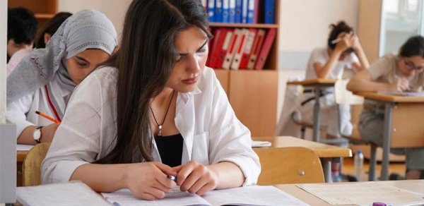 Azərbaycanda bu universitetlərin rus bölməsinə qəbul dayandırıldı - SİYAHI