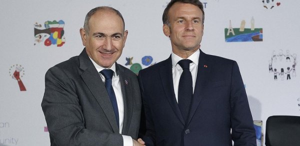 Paşinyan Makronla Vaşinqtonda əldə edilmiş razılaşmaları müzakirə edib