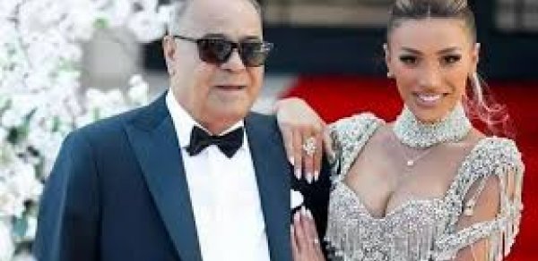 Röya Ayxanın atası vəfat etdi