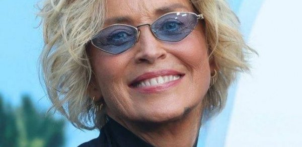 Şeron Ston övladları ilə görüntülənib - FOTOLAR