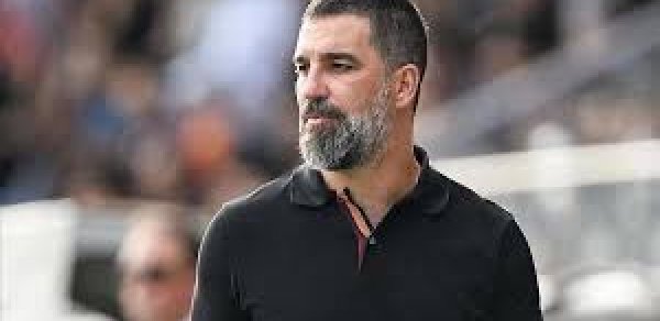 Arda Turan qırmızı vərəqə aldı, klubu məğlub oldu