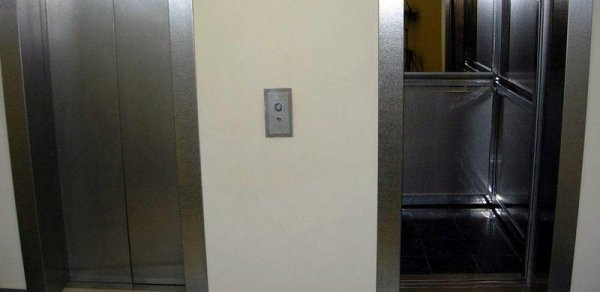 Azərbaycanda fabrikdə faciə - Lift qırıldı, xəsarət alan var