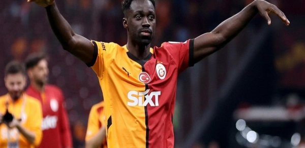 “Qalatasaray” Sançezlə müqavilənin müddətini uzatdı