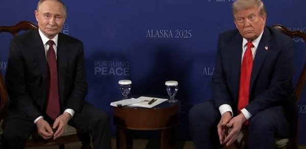 Trampla Putinin görüşü başa çatdı