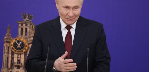 Putin: Ukrayna xalqı bizə qardaş xalqdır