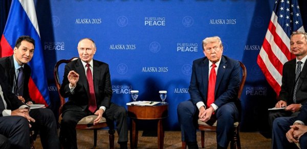 Trampla Putinin görüşü başa çatdı