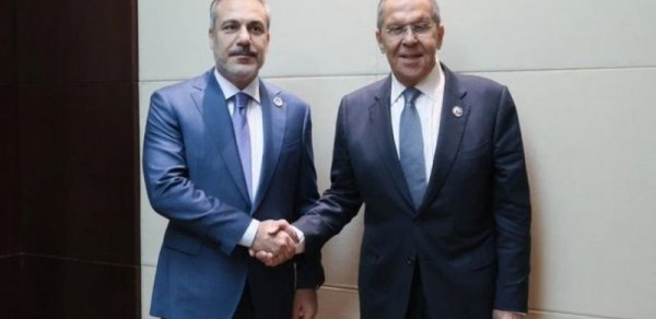 Türkiyə və Rusiya XİN başçıları Alyaska görüşünü müzakirə ediblər