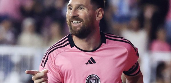 Messi futbol tarixində yeni rekorda imza atıb