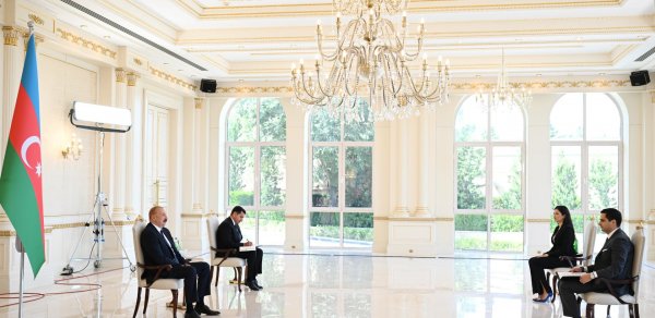 Prezident Slovakiyanın Azərbaycandakı yeni səfirinin etimadnaməsini qəbul edib - FOTOLAR