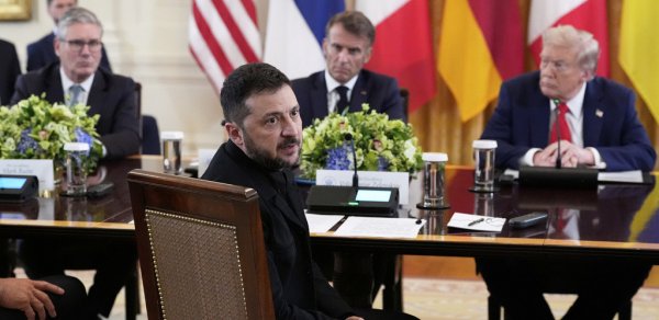 Zelenski Putin və Trampla görüşdə ərazi məsələlərini müzakirə etməyə hazırdır