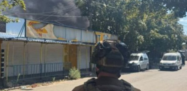 Donetskdə bazara raket zərbələri endirildi - Ölən və yaralananlar var