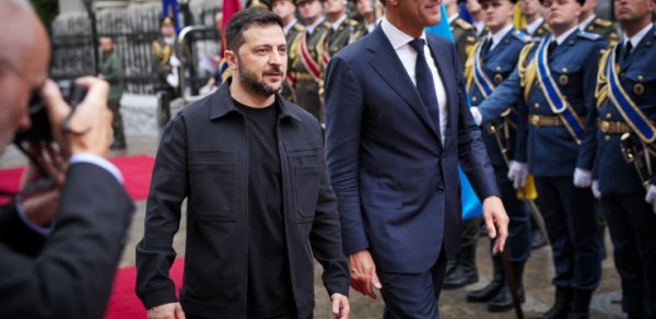 NATO Baş katibi Ukraynada Zelenski ilə görüşüb