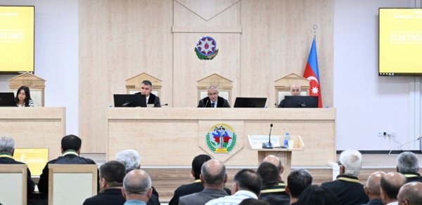 Məcburi köçkün, yaralanan və girovluqda işgəncə görən şəxslər məhkəmədə ifadə veriblər