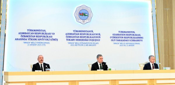 Bakı, Daşkənd və Aşqabad strateji tərəfdaşlığın möhkəmləndirilməsi kursunu təsdiqləyən birgə bəyanat qəbul edib