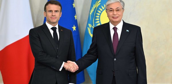 Makron və Tokayev Cənubi Qafqazı müzakirə edib