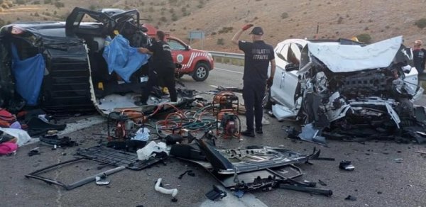 Türkiyədə ağır yol qəzası baş verib, 4 nəfər ölüb