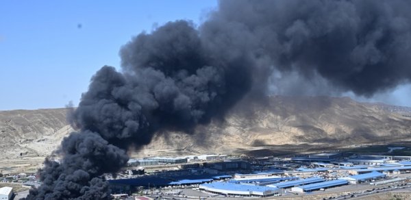 “Sədərək” ticarət mərkəzindəki yanğın davam edir