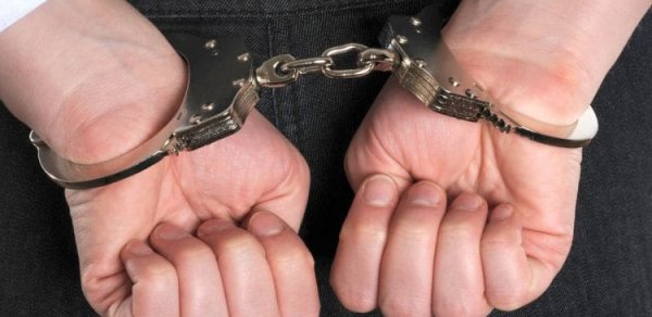 Paytaxtda evdən 10 min pul oğurlayan şəxslər saxlanıldı